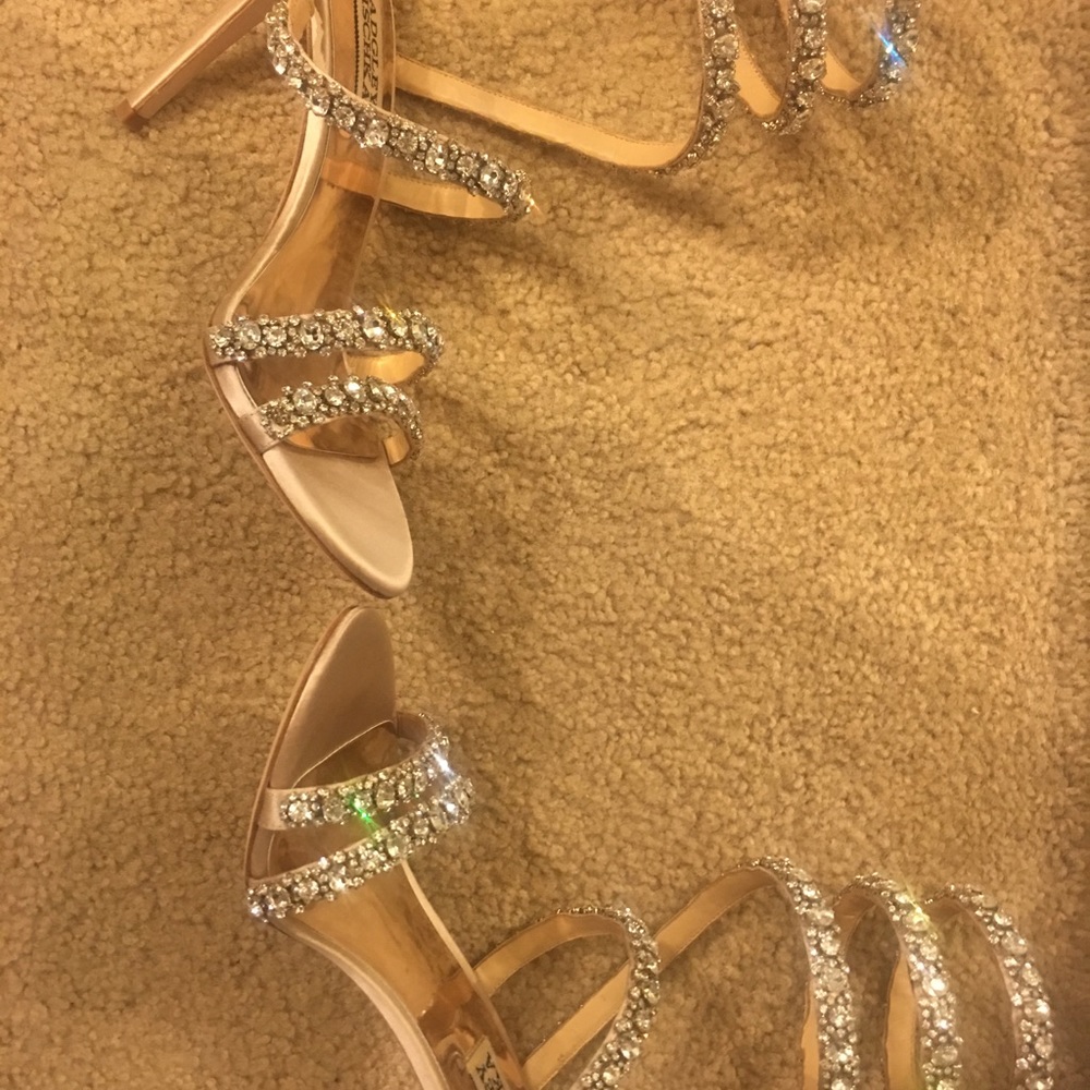 Badgley Mischka Peace Ankle wrap sandal size 6.5